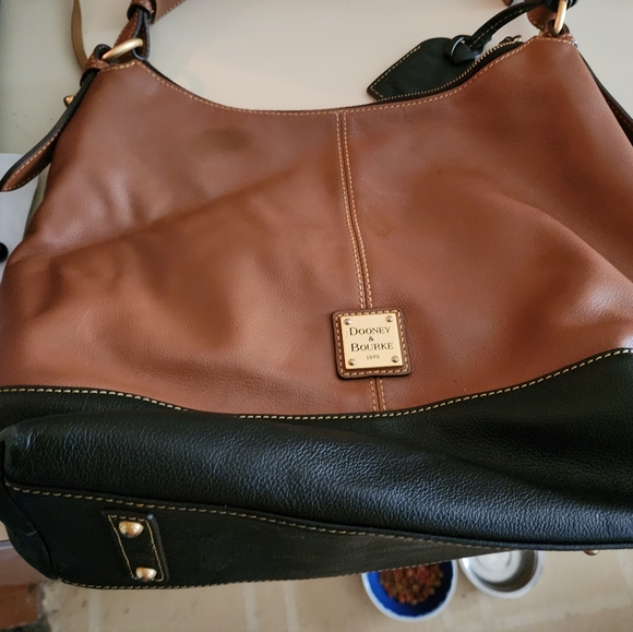 name brand clothes shoes boots purses uniforms a few sizes ask. Electronics - Picture 10 of 16